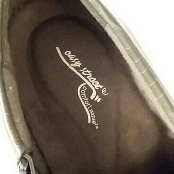 Easy Street gray shoe boot with croco - Picture 7 of 8